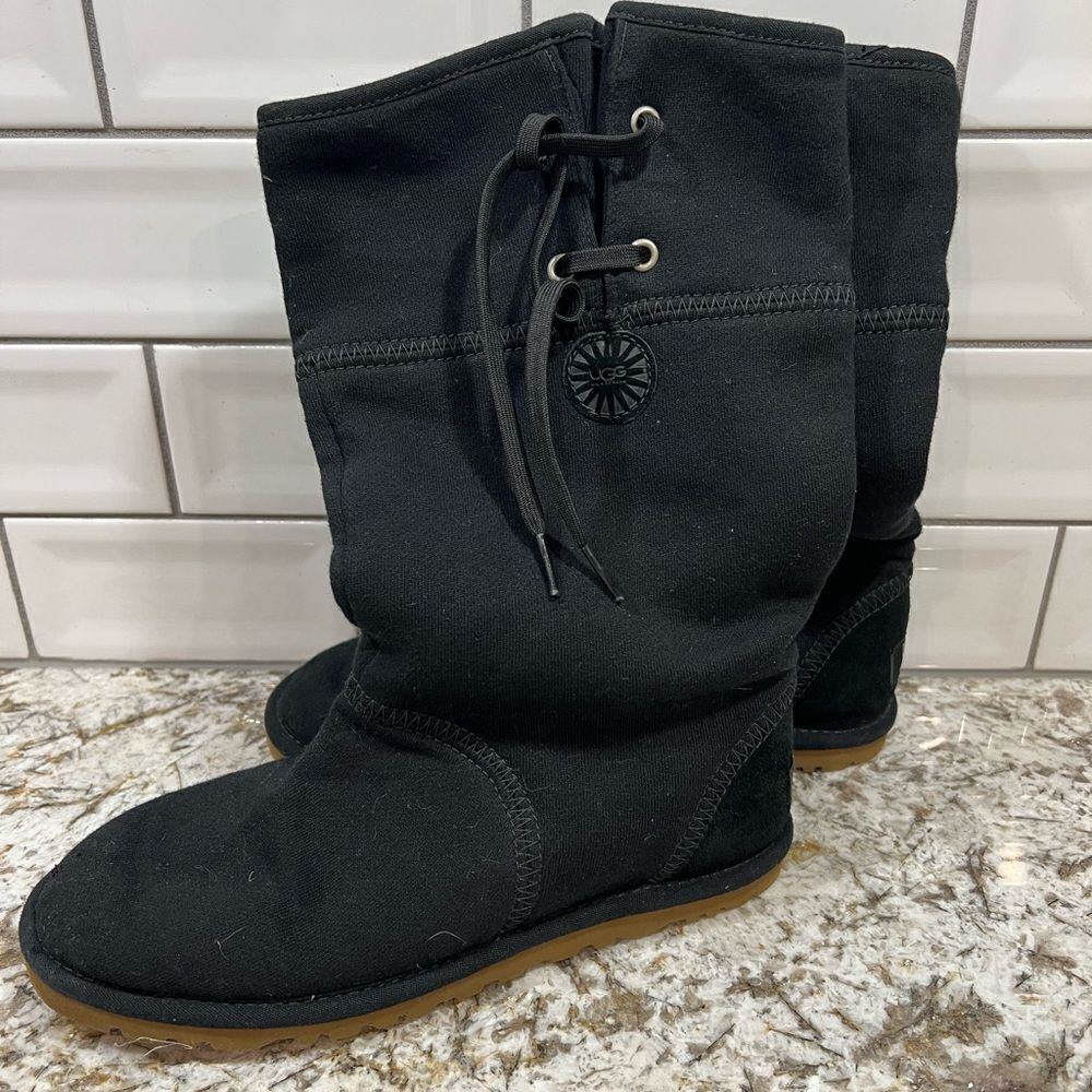 Uggs 5850 Black Textile Lo-Pro Lace-Up Drawstring Boots Women’s Size 7